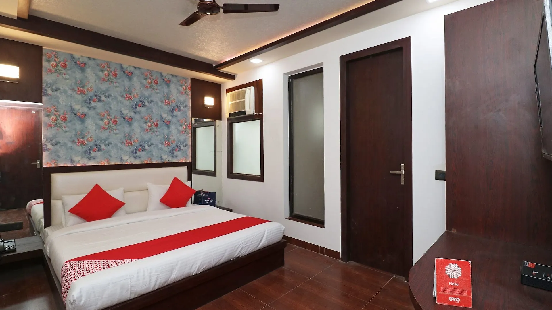 Oyo 22508 Hotel Sparrow Inn آغْرا
